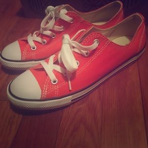 Converse Chuck Taylor - Dainty.  Never worn!